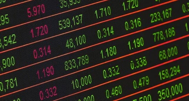 Cover Image for Why commercial property may be a better investment than shares