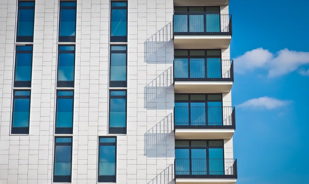 Cover Image for How residential and commercial property investment really differ (when the economy takes a dive)